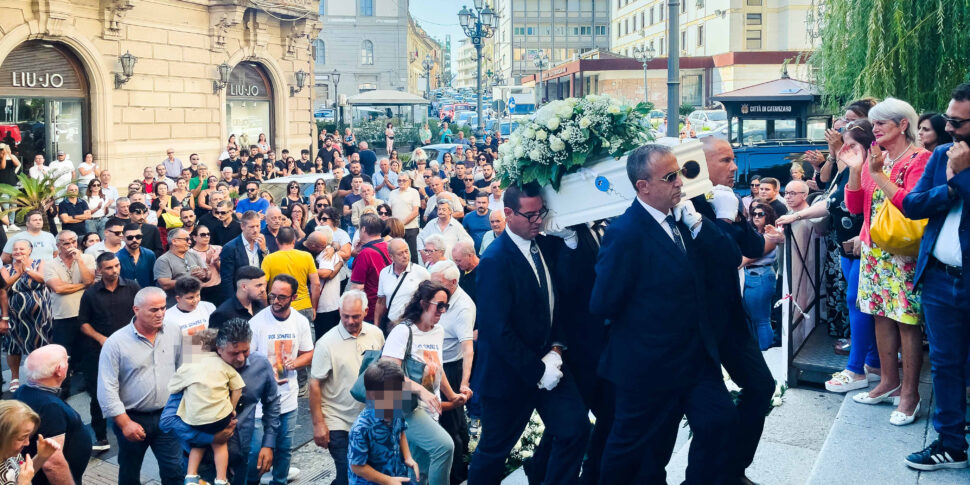 Catanzaro, child invested in the Janò district: many people at the funeral. The message of the family