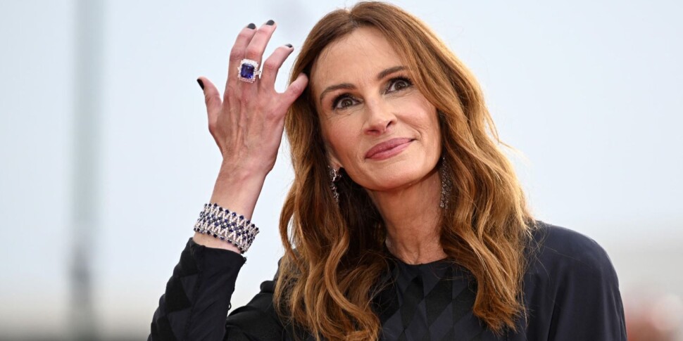 Julia Roberts at the Venice Film Festival, between glamor and commitment