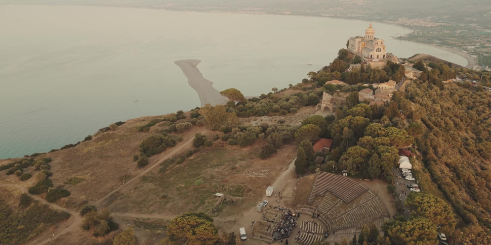 A classic festival with rock numbers: at the Lyric Festival of the theaters of stone the Oscar of the summer season 2025