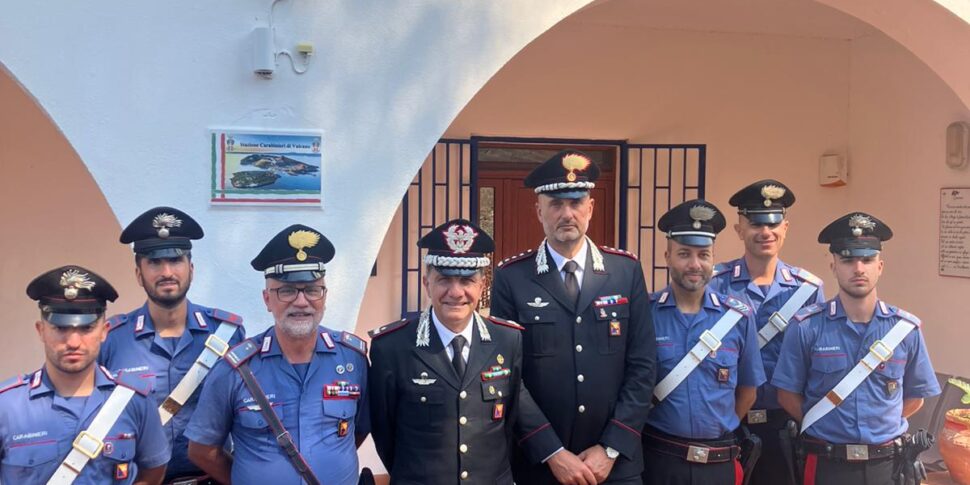 Ale, General Ubaldo Del Monaco visiting the carabinieri stations