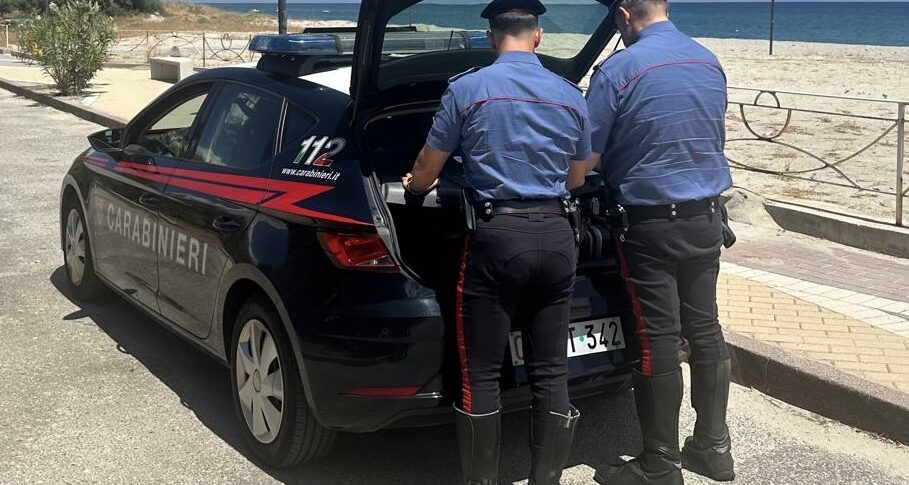 An abusive beach, black workers and hygienic deficiencies: 6 complaints in the Ionian coast of Reggio