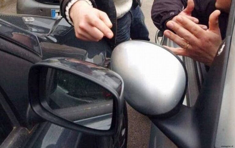 Arrested and released for a "mirror scam", warning of the commissioner to a 19 year old from Lamezia