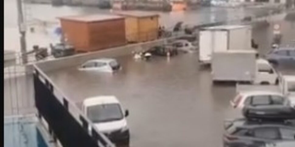 Bad weather to the Aeolian wines: water bomb on Lipari. Marina trumpet in Panarea: telephone connections also jump