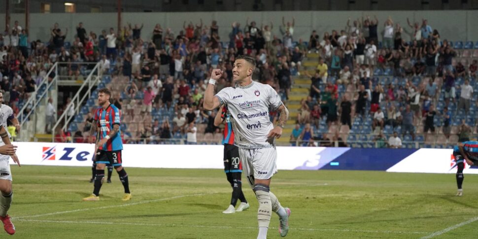 Coppa Italia, Crotone advances: a goal from Murano is enough to spread Catania. Now there is Foggia