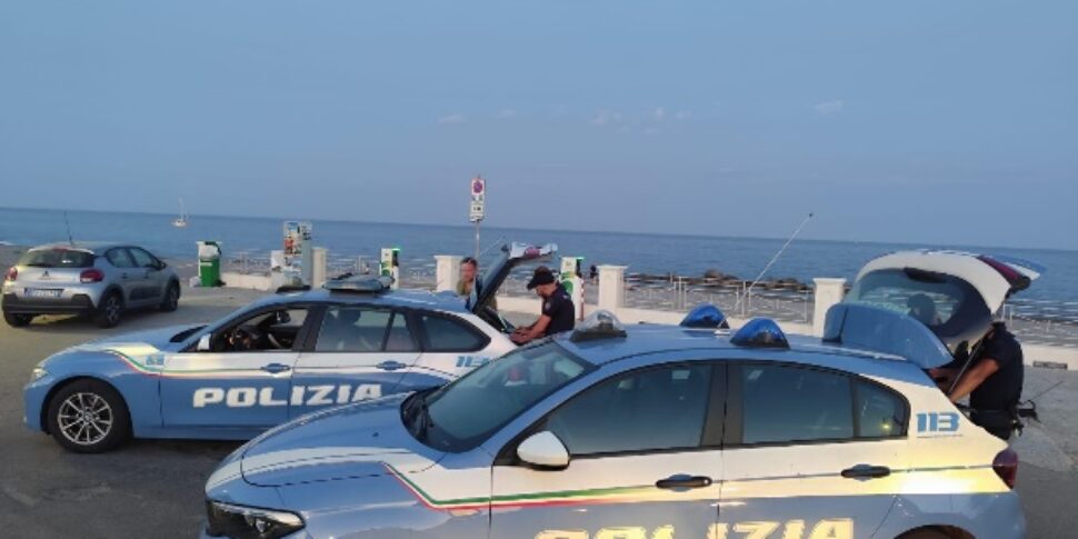 Crotone, maxi police checks in tourist resorts: sanctioned a restaurateur in Cirò Marina