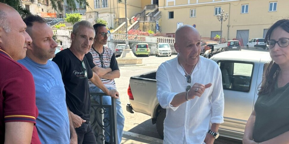 Dispute takes, great anticipation in Rogliano: workers still without pay and without work