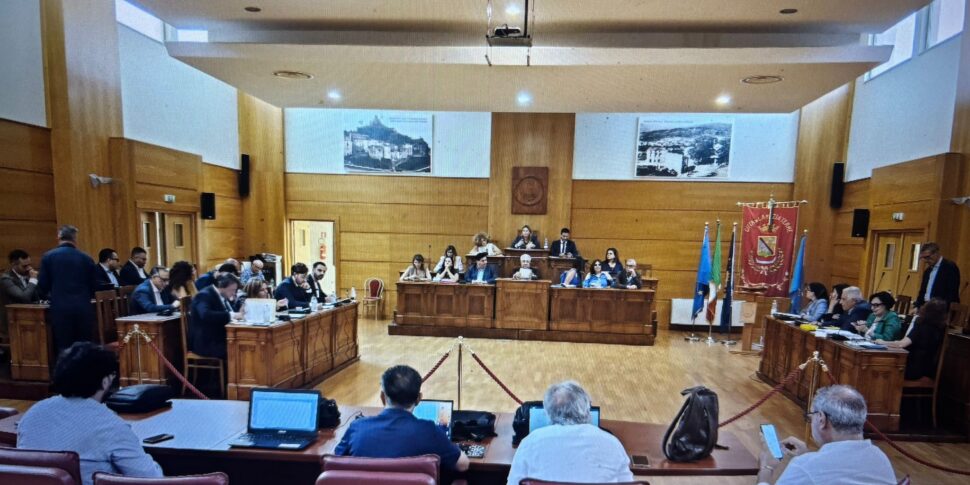 Lamezia, yellow on the budget variation. The error was in a technical relationship