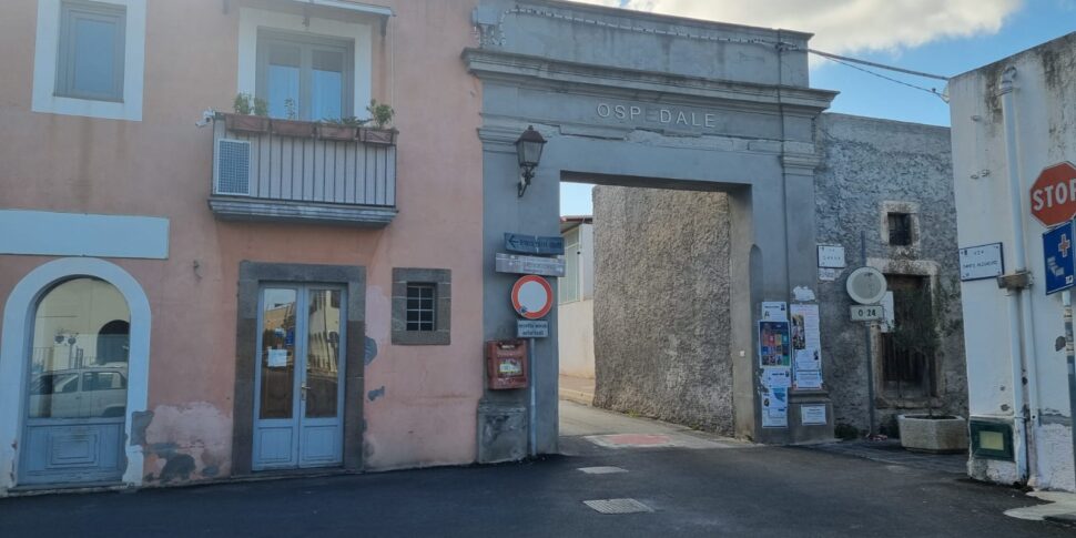 Lipari, there is no place in orthopedics: patient awaits from 11 hours to the emergency room