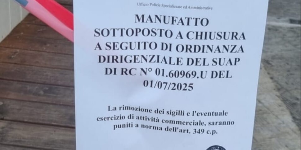 Reggio Calabria, sanctioned for prohibited stop: attacks agents and runs away