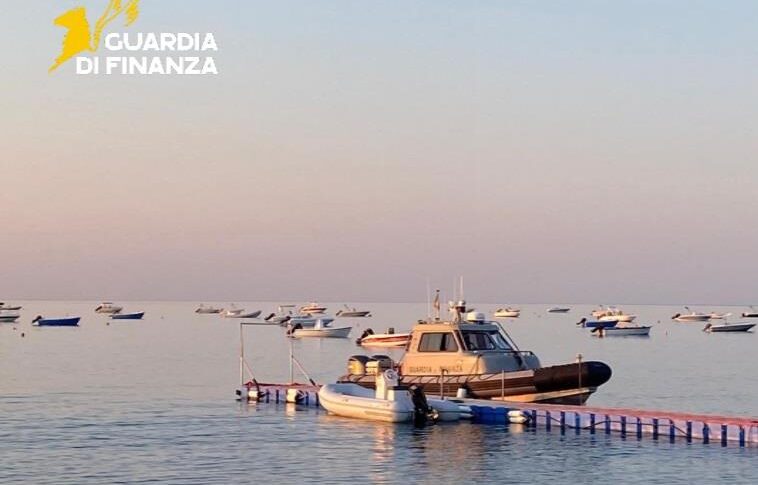 Seized 90 boats in the waters of Bovalino: they were moored in an area intended for bathing