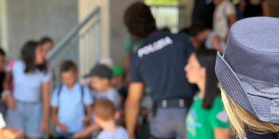 Serra San Bruno, the State Police meets the children of the Tatábum Summer Camp