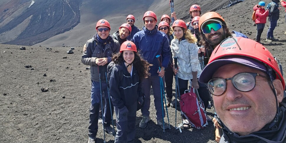 Singing and nature: exciting climbing of Etna for some choristers of the Messina Cathedral
