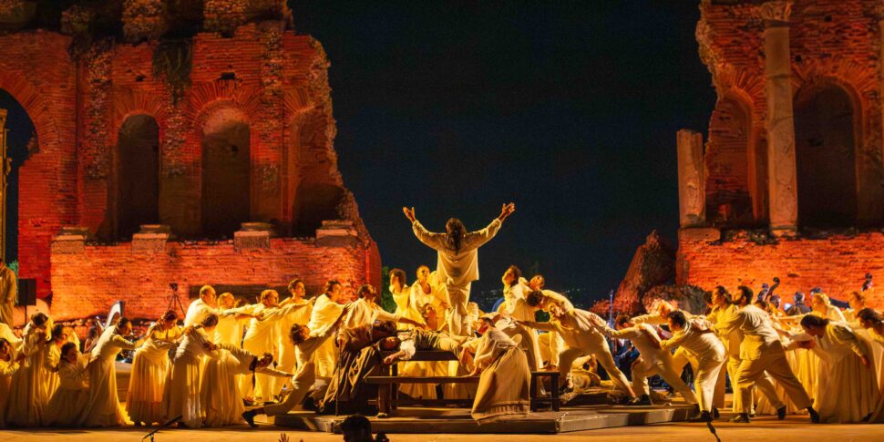 The Lyric Festival of the Teatri di Pietra conquers Taormina: 5 Sold out evenings at the Antico Theater with over 20,000 spectators