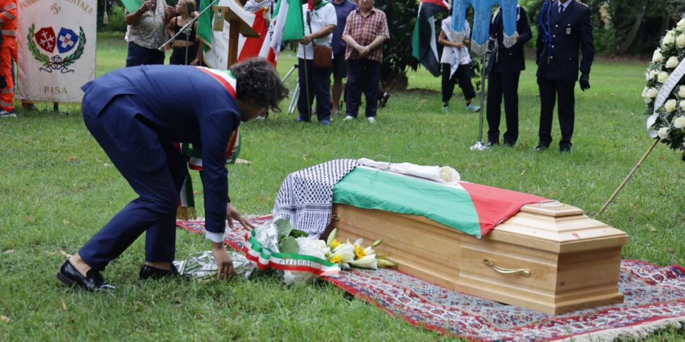 The farewell to Marah, "symbol of the suffering of Palestine". Buried in the Pisan. The ambassador: "Israel uses hunger as a weapon"