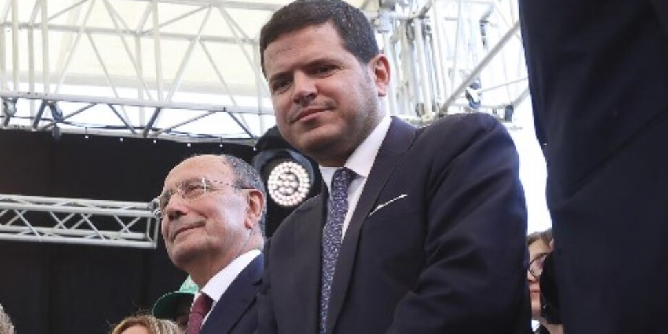 The version of Galvagno on assignments, relationships, favors and "magical circle"