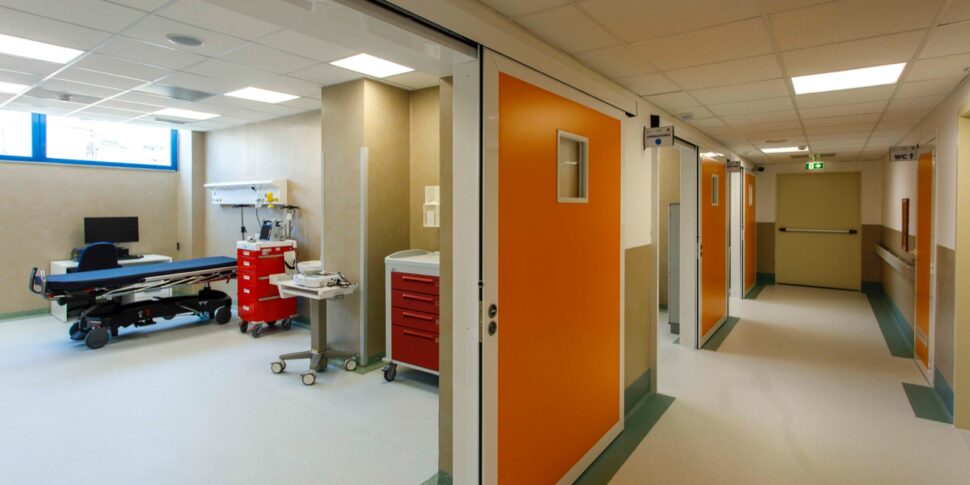 Three hospitalized in intensive care for suspicion in Cosenza are climbed: one is serious