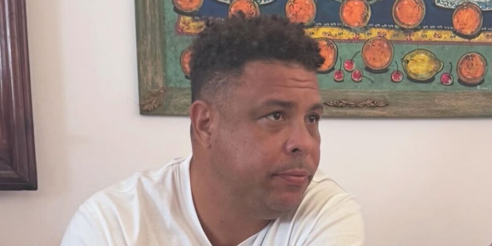 Ronaldo "The phenomenon" on vacation in Taormina. The fans: "Buy Messina"