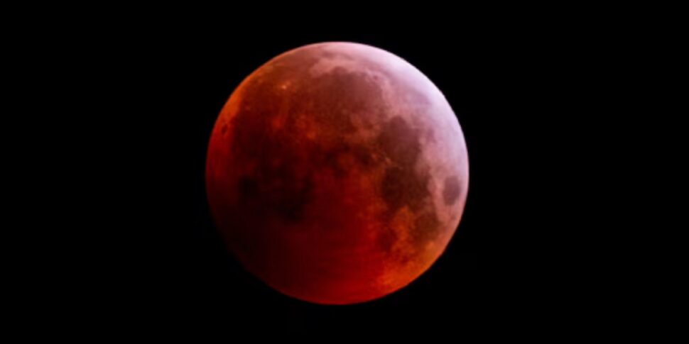 Total eclipse, tomorrow evening the appointment with the Red Moon: dozens of events in Italy and in the world