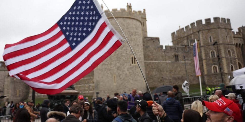 King Carlo receives Trump with a record picket. Then in a carriage in the Windsor estate