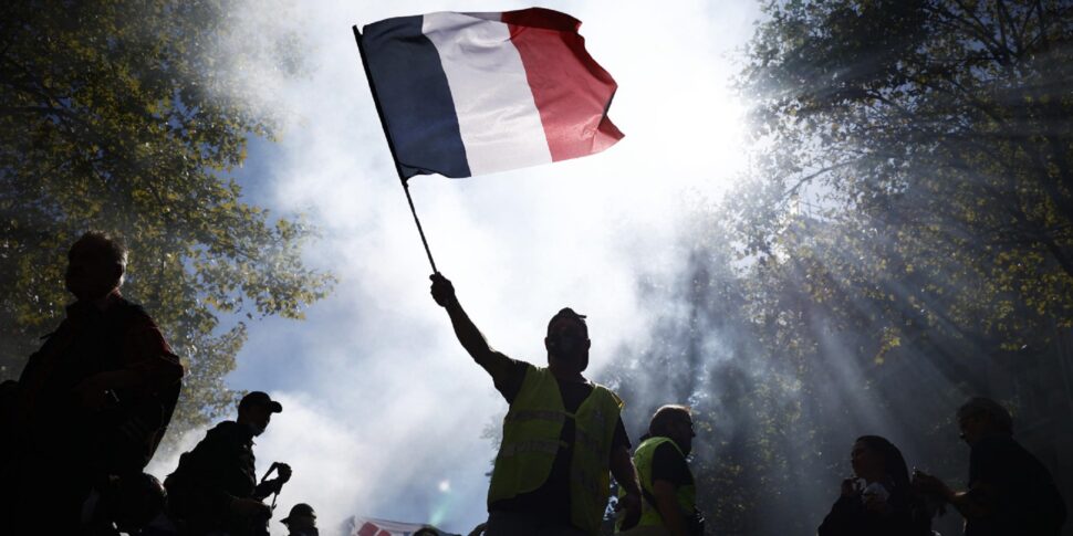 France in the square against the maneuver: "We are a million"