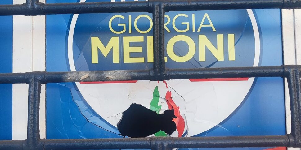 The window of the FDI club of Villa San Giovanni damaged