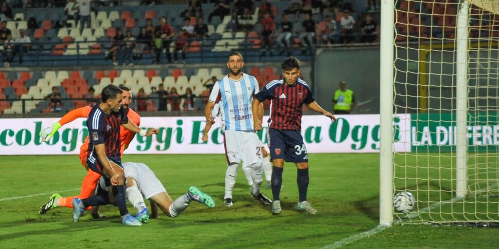 Cosenza Ko against Salernitana in the "Marulla" desert: Mazzocchi opens, but the guests overturn it