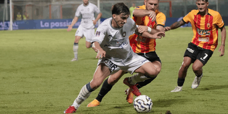 Crotone in the derby is looking for confirmations of good start