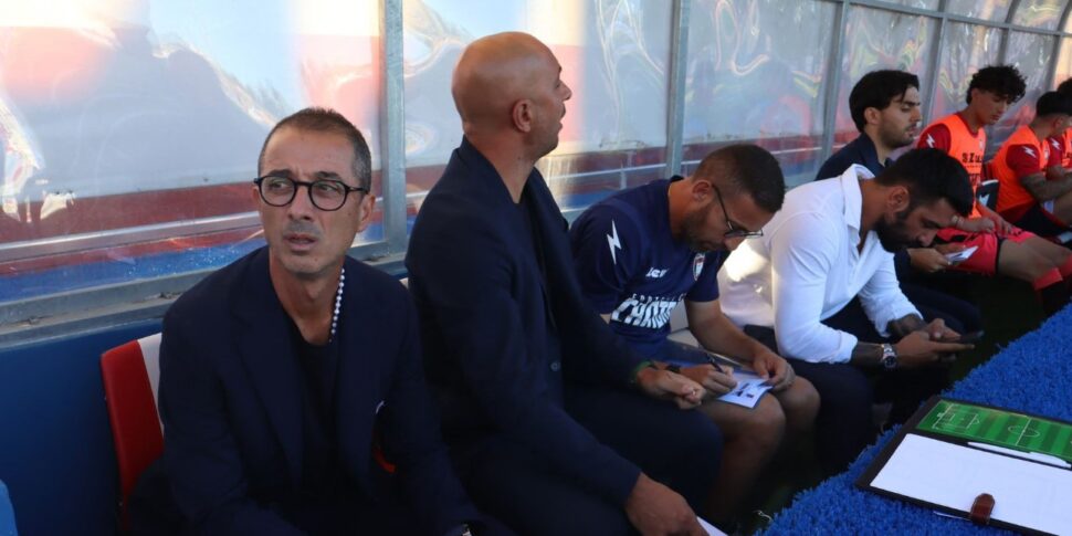 Crotone is divided between video room and field waiting for the Silani