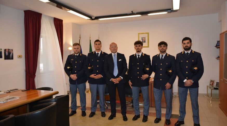 Crotone, six new agents of the State Police assigned to the Police Headquarters