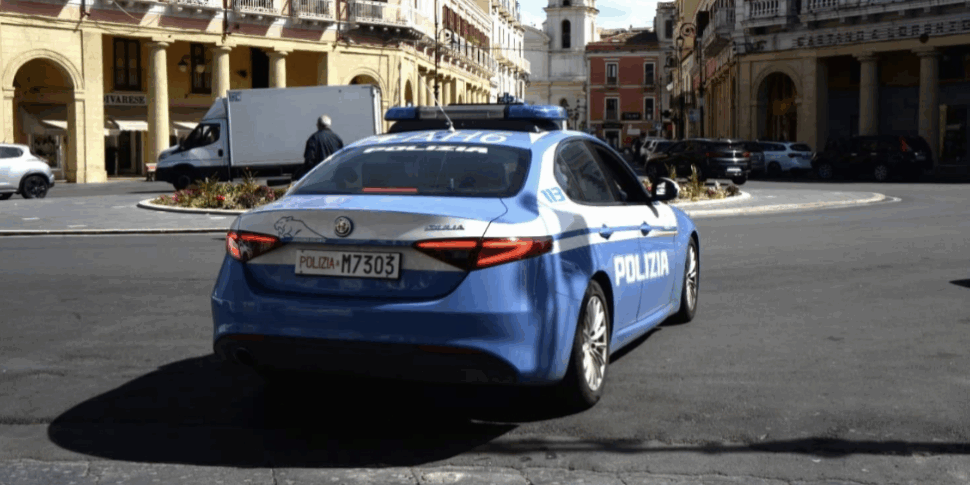 Crotone, under house arrest with electronic bracelet for stalking and aggressions against the companion of his ex -wife