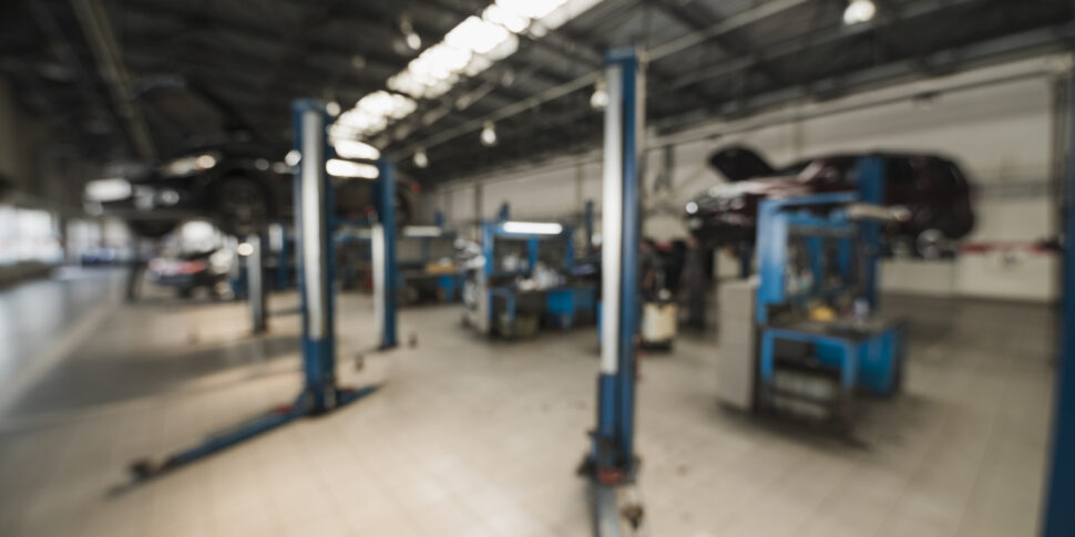 Crushed by the engine that sheltered in Corigliano, mechanic in serious condition