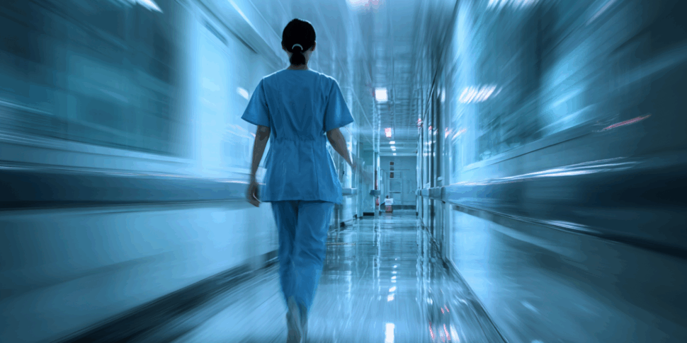 Doctor walks away from the operating room and leaves patient to have sex with an nurse: "I was stressed"