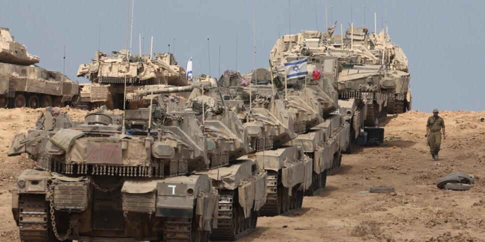 Escape from Gaza City, 33 dead at dawn. The Pope's scream of pain: "Unacceptable conditions, each person has inviolable dignity"