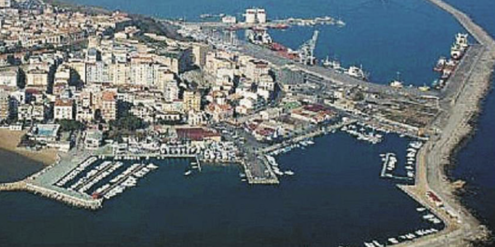 Extension of the forane pier. Crotone: "Yes" from the Ministry of the Environment and Mic