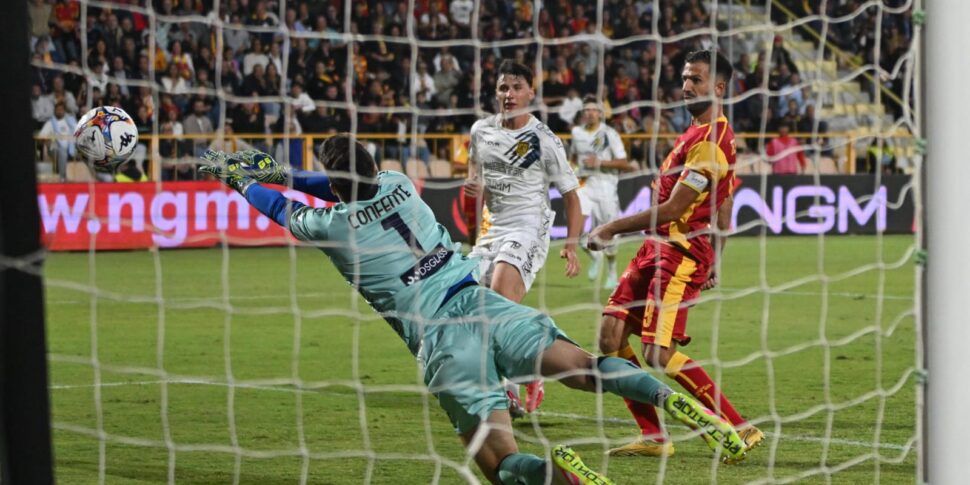 Fifth equal in a row for Catanzaro but with great effort. Second half Giallorossi only after the expulsion of Cacciamani