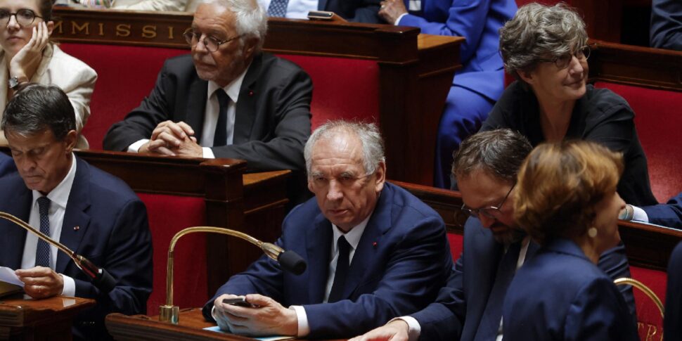France, the Bayrou government falls: Nationale Assemblée denies trust. Driest defeat than expected