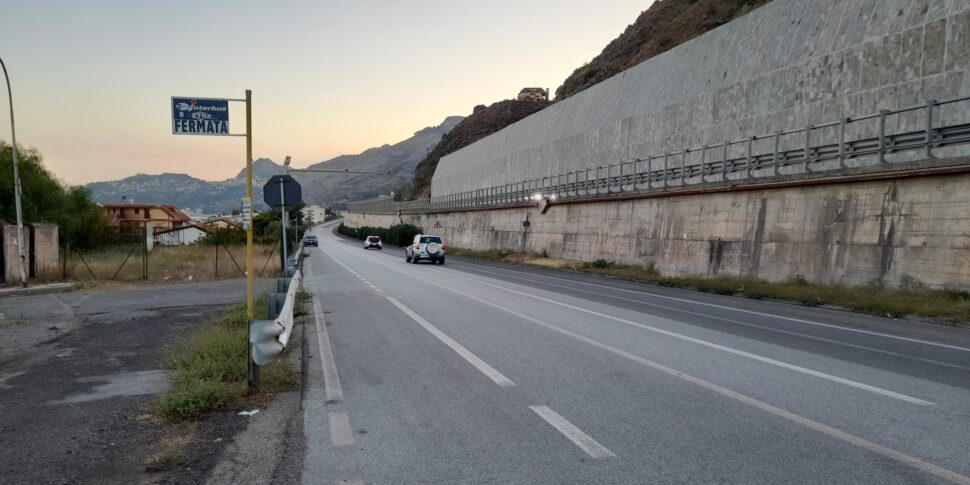 He has an illness and crashes with the scooter against the Guardrail: 72 years old dies in Letojanni