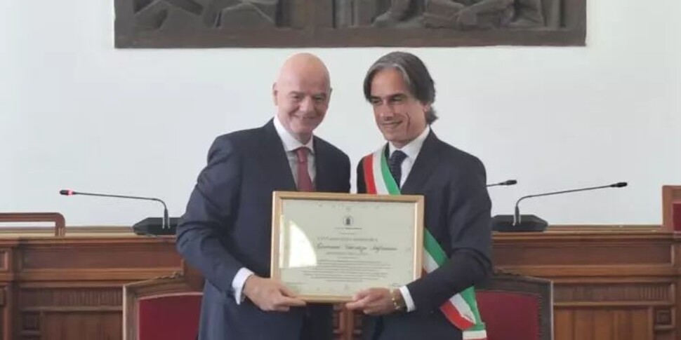 In Infantino the honorary citizenship of Reggio Calabria: the president of Fifa awarded the recognition in the land that gave him the birthplace