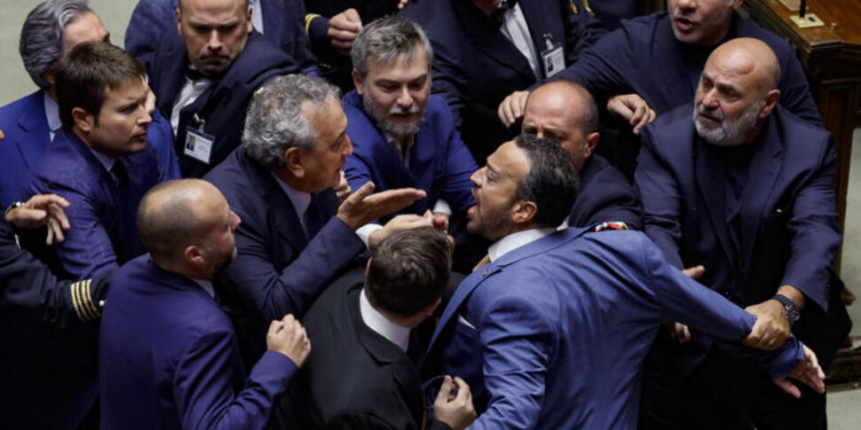Justice, green light for the separation of careers: now moves to the Senate. Bagarre in Montecitorio after the vote