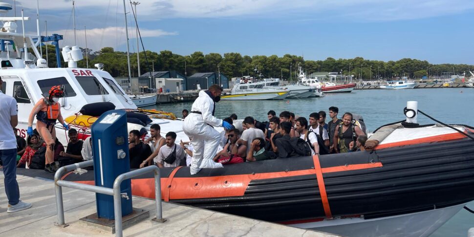 Locri, four smugglers arrested for the landings of August in Roccella Jonica