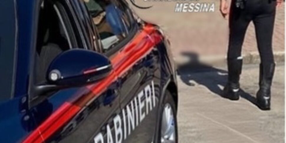 Messina, flee after stolen perfumes and cosmetics from a shop: arrested a man