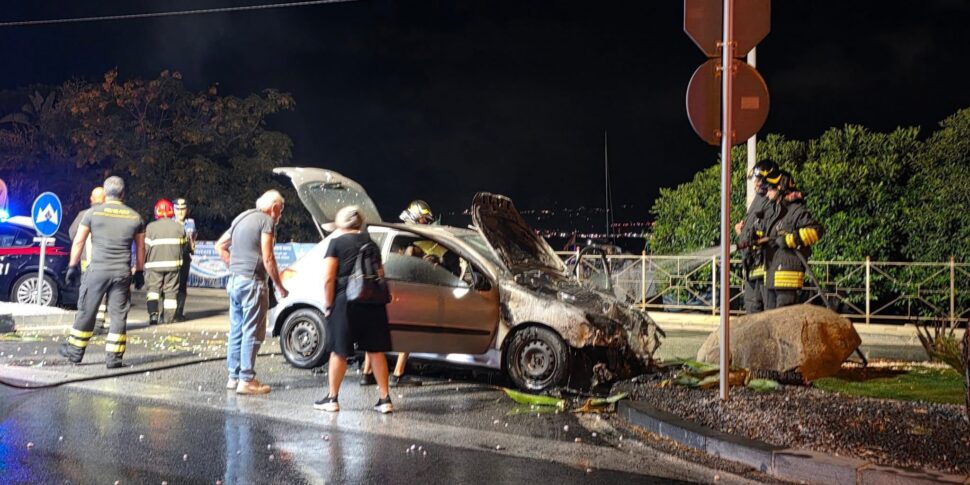 Milazzo, car in flames in Vaccarella: miraculously unharmed the driver