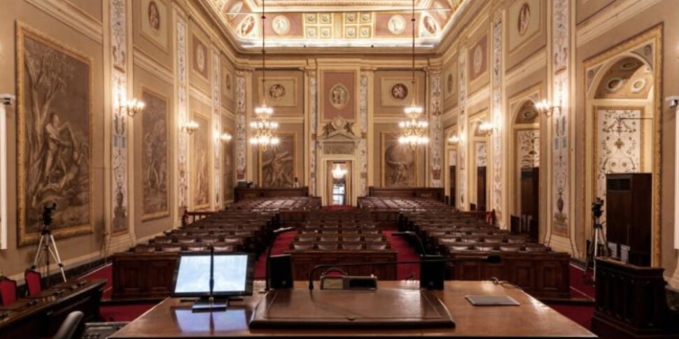 Rain of amendments: clouds on the quater maneuver in Sicily