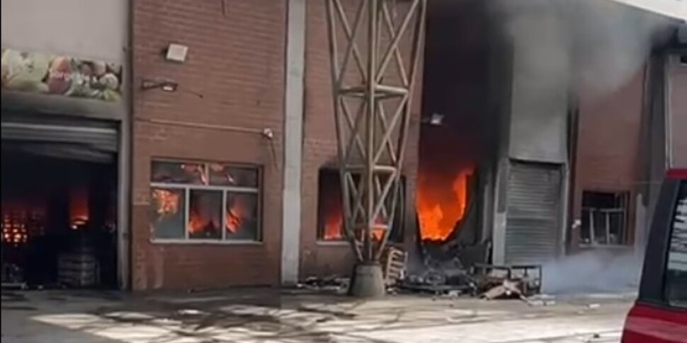 Reggio Calabria, new fire at the agri -food center of Mortara: flames in the warehouses
