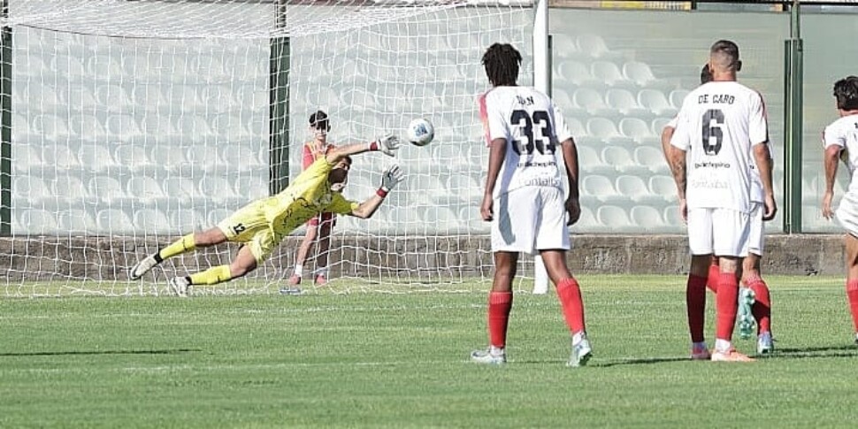 Shower gela ... ta for Messina, does not take advantage of numerical superiority and surrenders to Sarao