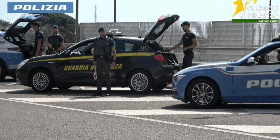 "Targa System" devices seized in some municipalities of the Catanzaro area. The investigators are underway the methods of detecting and the use of proceeds