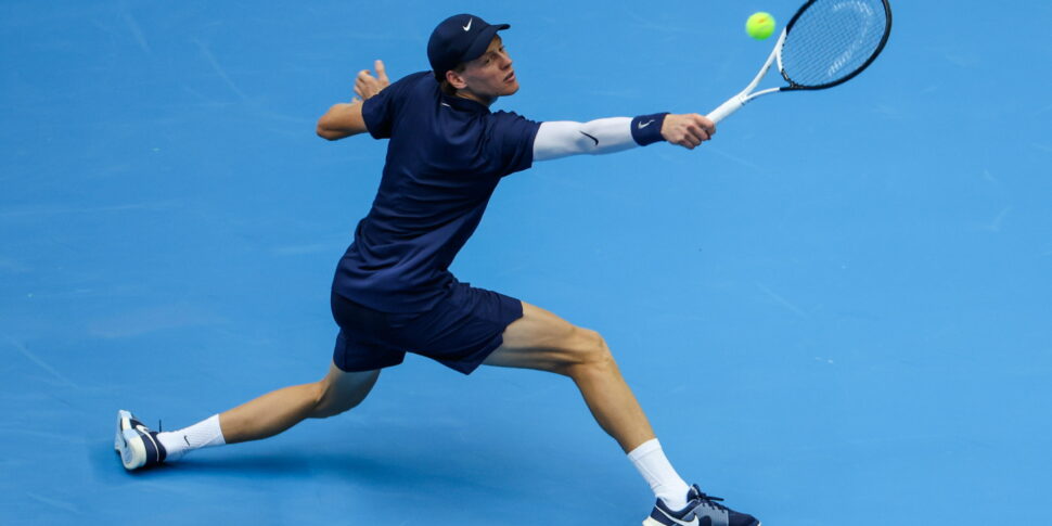 Tennis, at the Beijing Tournament Sinner folds at 3 sets and goes to the quarterfinals