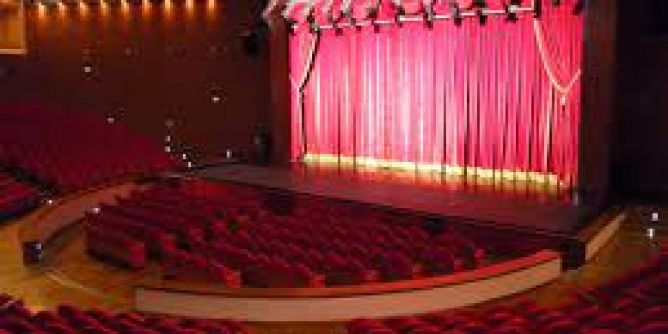 The requests for granting the Barcelona theater: the mayor Calabrò returns to focus on the expert