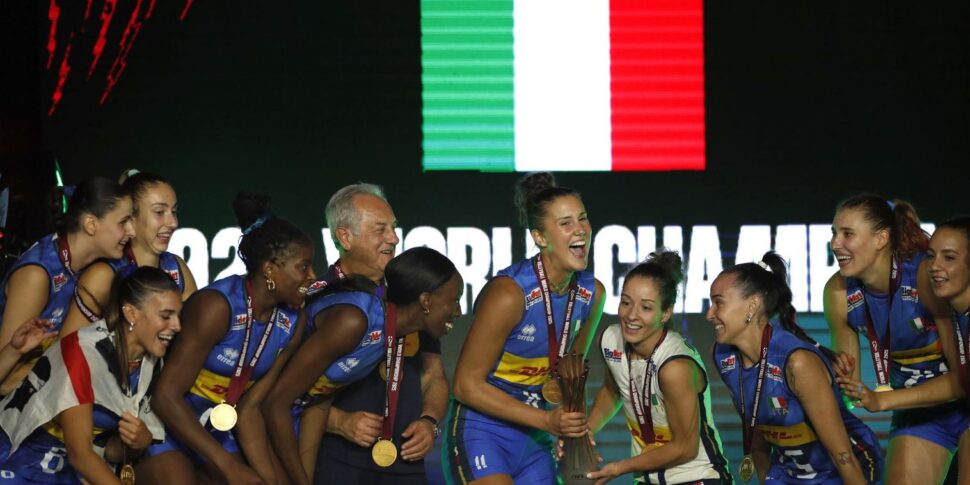 Wonderful girls, the Italvolley of Velasco is world champion: Turkey beaten at the Tie-break