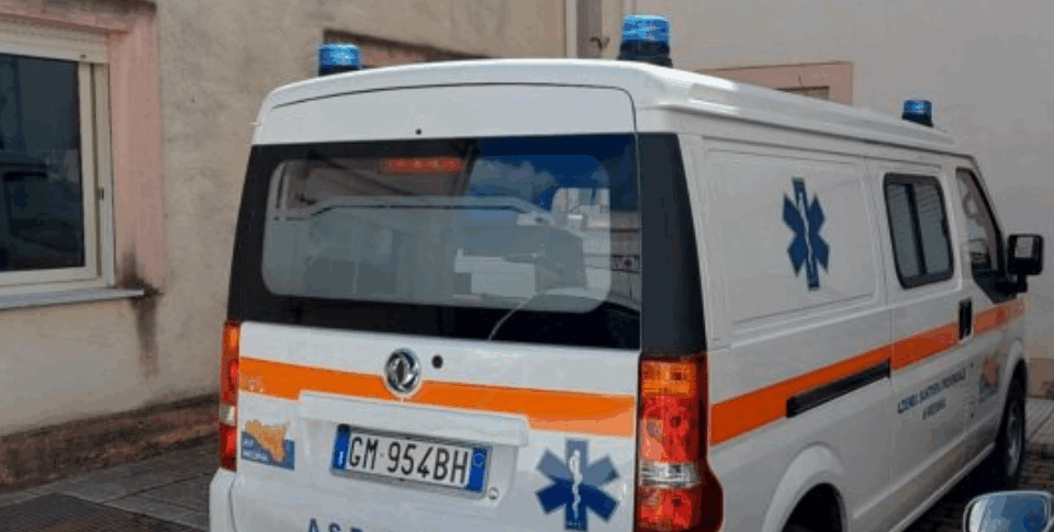 Electric ambulance without "driver": Stromboli reuse the MotoApe